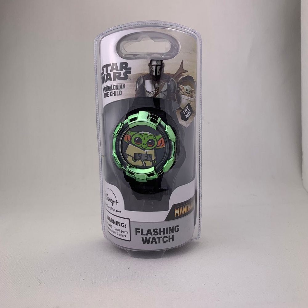 Star Wars Baby Yoda Grogu the Madalorian Flashing Icon LCD Watch - NEW‎ -